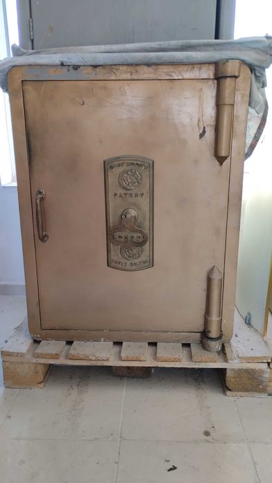 Старинна Огнеупорна Каса - CHATSWOOD'S PATENT SAFE