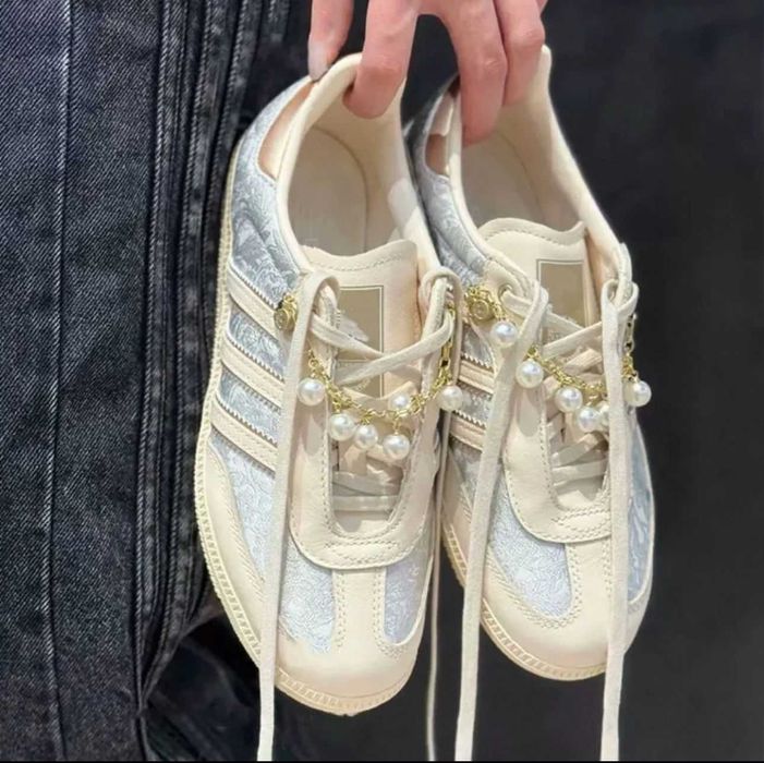 Обувь женская Adidas