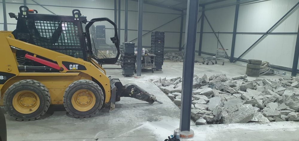 Inchiriez miniexcavator și bobcat cu picon