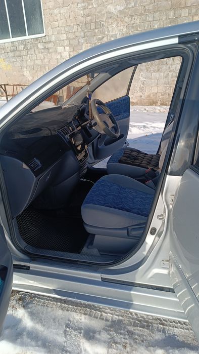 Тойота Ипсум ...