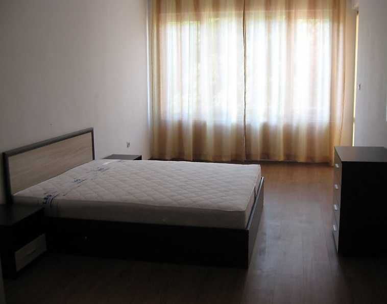 Дава се под наем Двустаен апартамент в Бургас, Възраждане - 77 кв.м за 153 € - Снимка #4