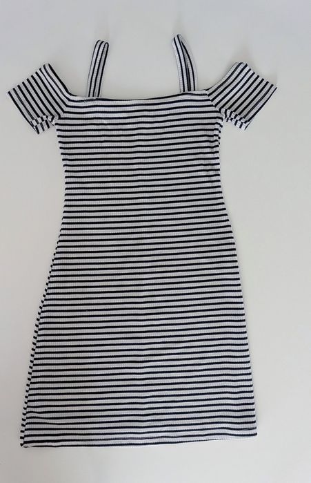 Rochie alb-negru scurta tricot  Bershka mărimea Xs