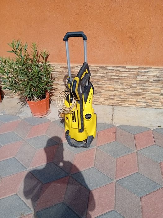 Vind aparate de spălat karher k4