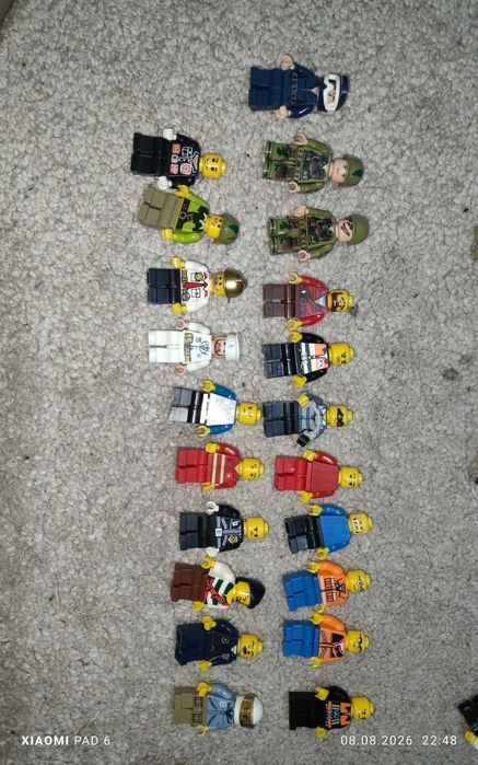 LEGO фигурки, машинки