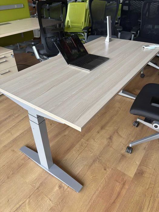 Birouri Electrice reglabile pe inaltime