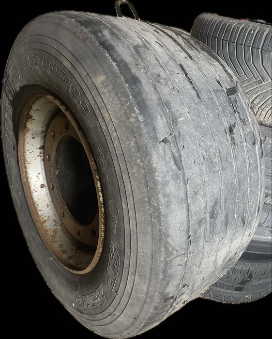 Резервна гума Dunlop 435/50 R 19.5