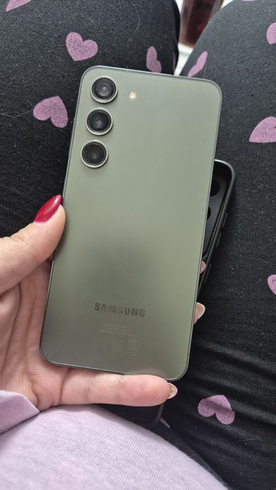 Телефон Samsung Galaxy S23