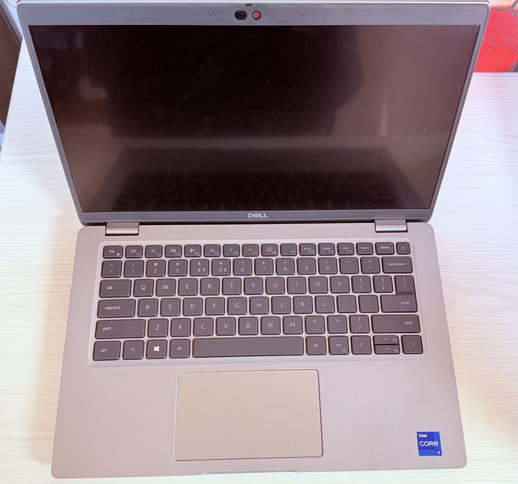 Vând Dell Latitude 5420, laptop din gama business Dell, în stare foarte bună și perfect funcțional.