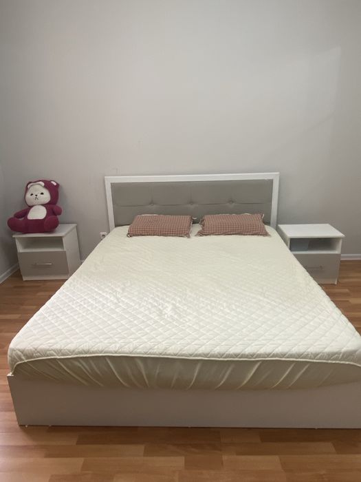 Продается спальный гарнитур