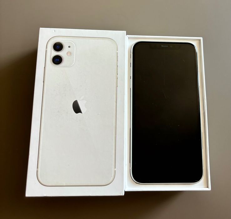 Продавам iPhone 11