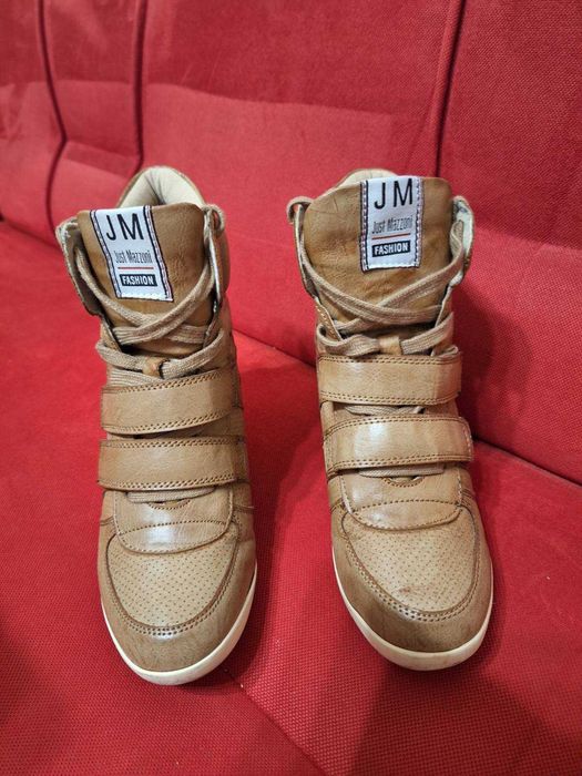 Боти, бежови, номер 40