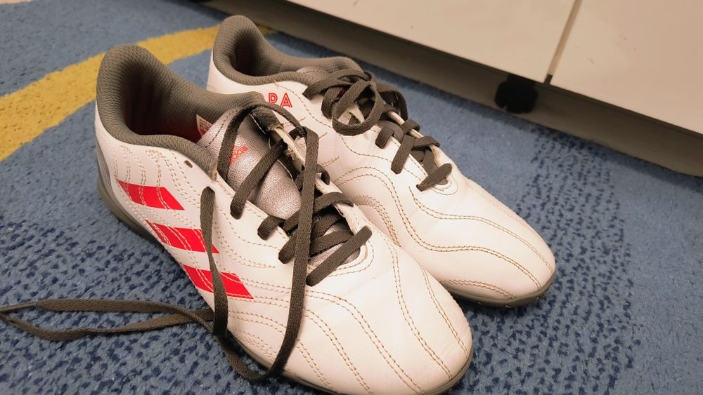 Ghete de fotbal adidas copa