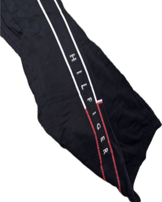 НОВО: Tommy Hilfiger Долнище (Размер М)