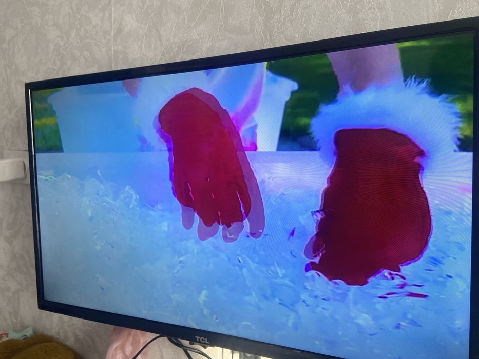 Телефизор-TCL 80 cm