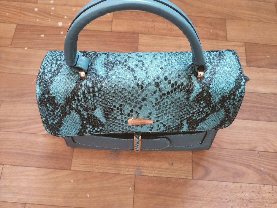 сумка новая вместительная