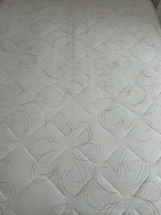 Двухспальняя кровать