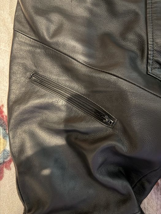 Кожен мото екип Alpinestars.
