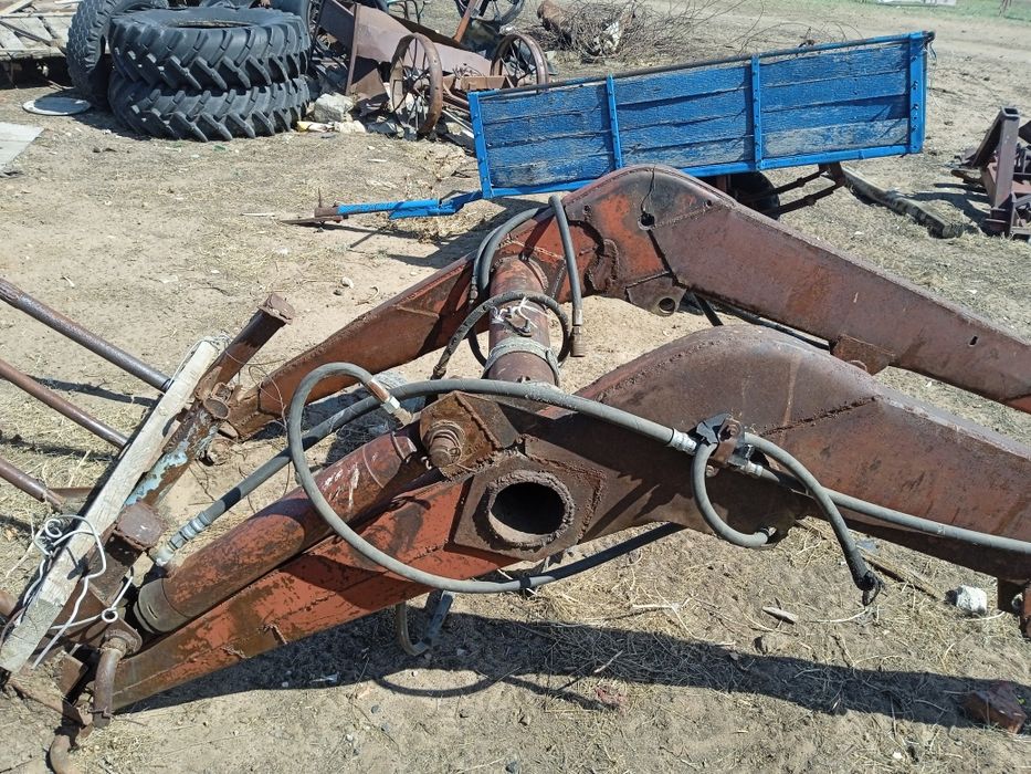 Трактор МТЗ 80,мтз 80 стогоментом