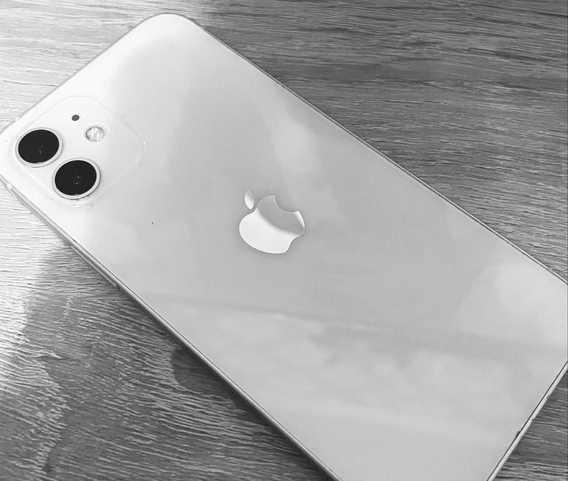 Apple 12 64 GB white