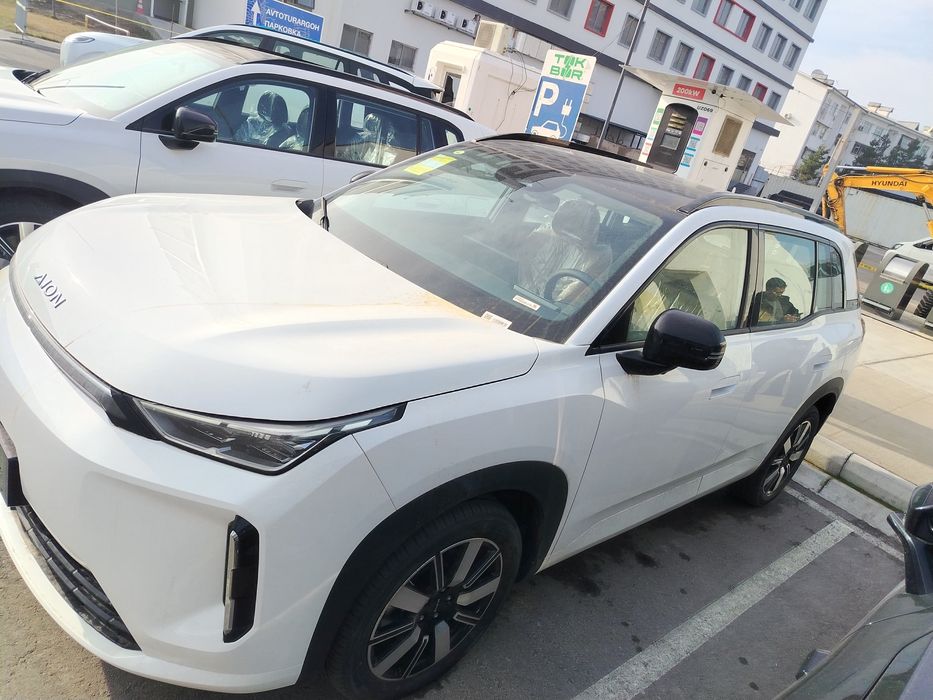 Gac aion i60 Hybrid va elektro variantlari bor, Rustilida