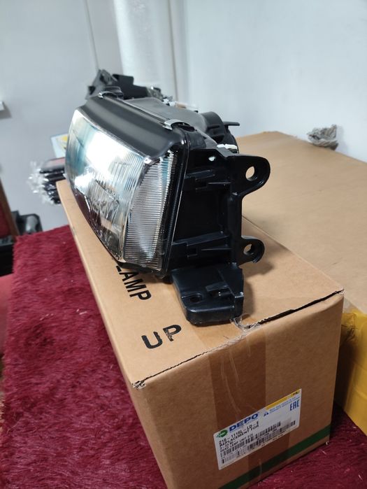 Мазда 323 фара депо Тайвань