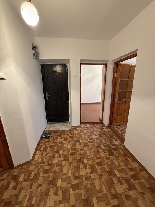 4ком по Абая, 2эт не угловая