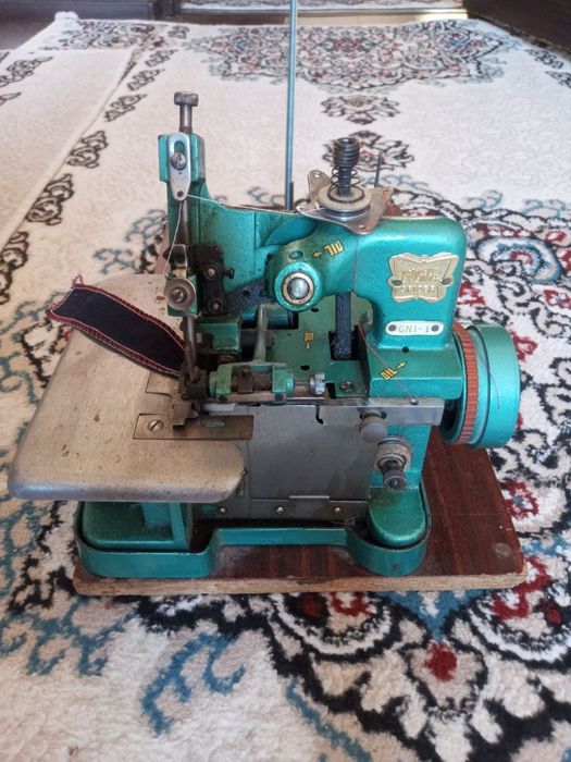 Машинка оверлок