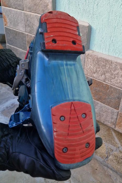 Скиорски обувки  ски и щеки