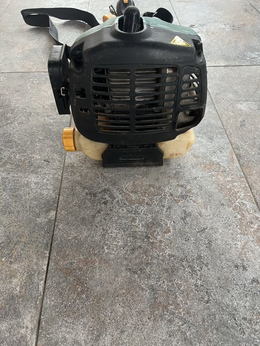 Masina de tuns iarba