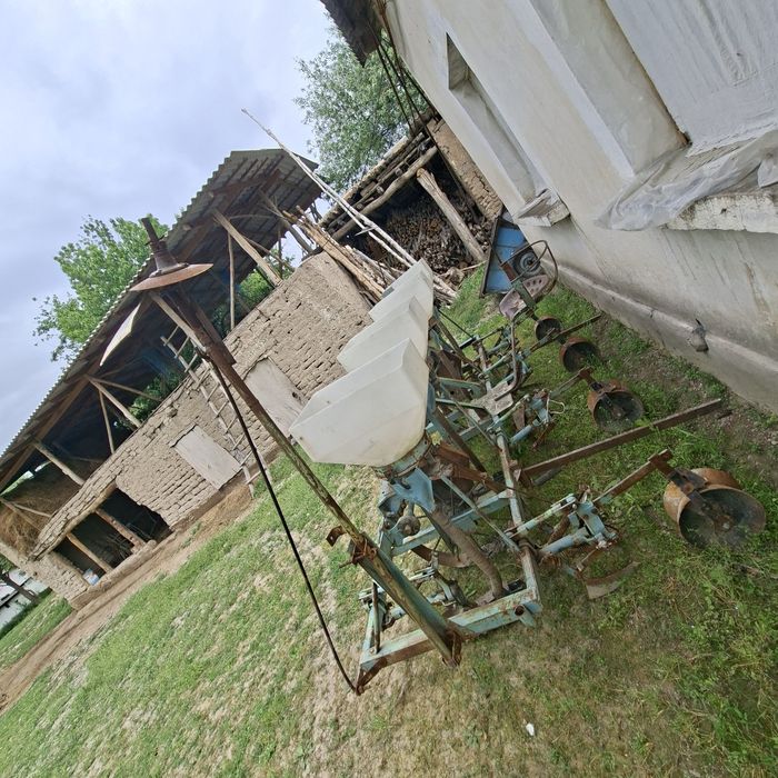 Срочно Селька сотилади, продаётся сельского хозяйственный техник.