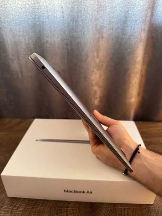 Лаптоп Apple Macbook Air M1 2020 13,3' - 256GB SSD - 8GB RAM - Silver