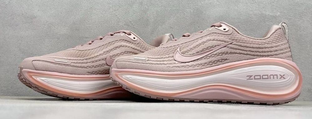 Нови дамски маратонки Nike Vomero Plus rose gold