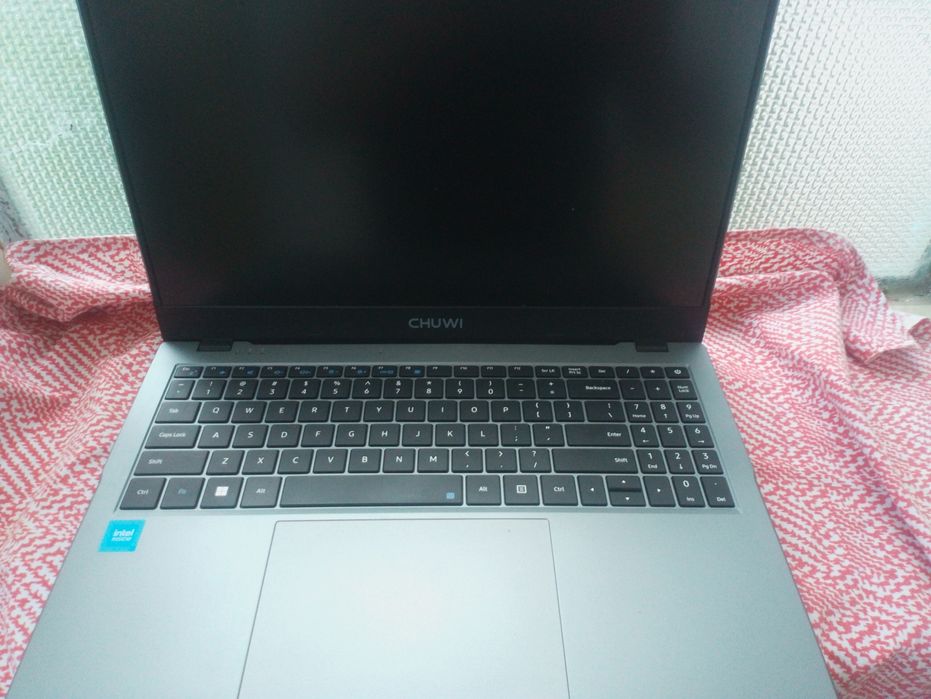 Laptop chuwi gemenibook plus