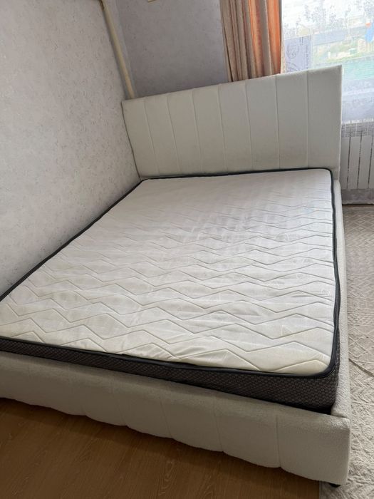 продам спальный гарнитур