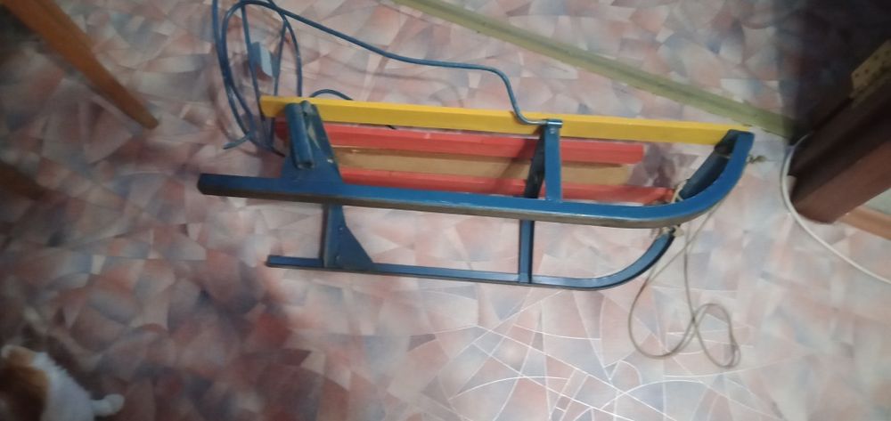 Продам санки детские