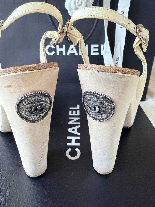 Sanda Chanel SS10
