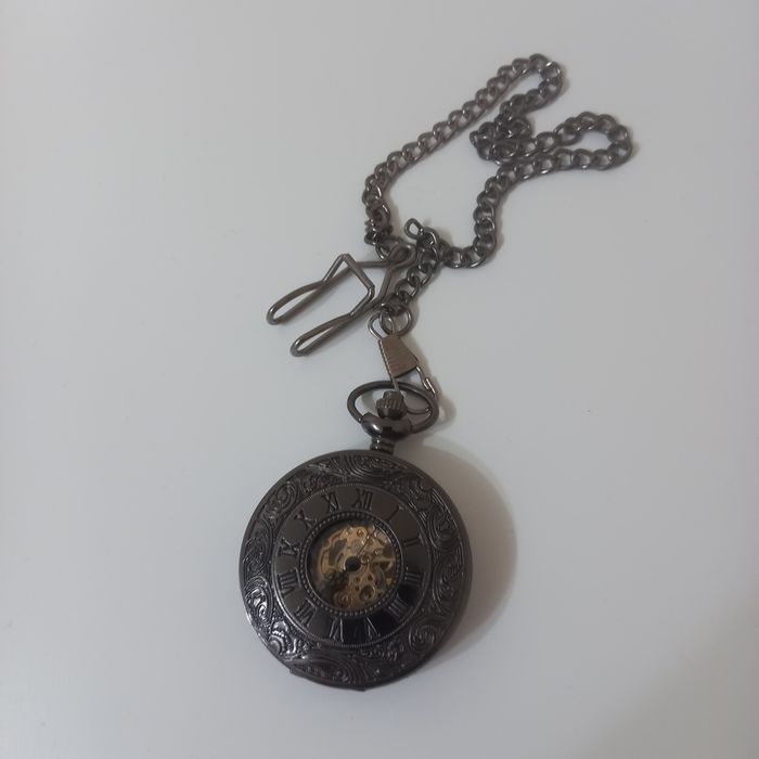 Часы новые карманные