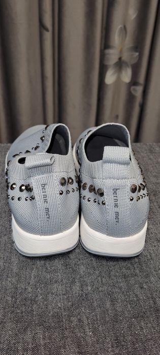 Sneakersi superbi BERNIE MEV NEW YORK!