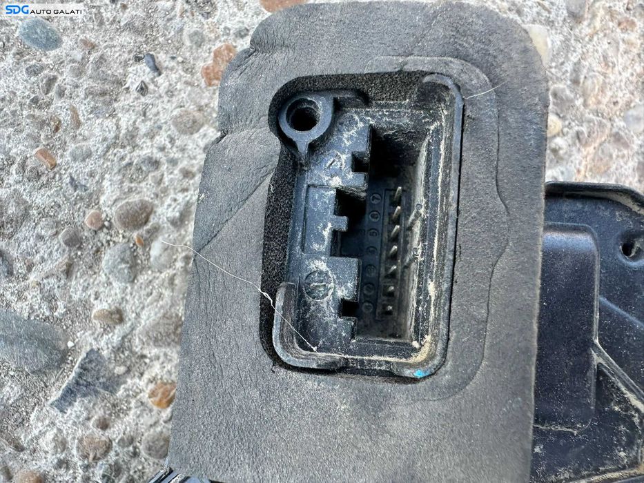 Broasca Incuietoare Usa Portiera Dreapta Fata 7 Pini Volkswagen Sharan 2011 - 2022 Cod 5K2837016D [C8966]