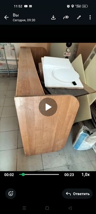 Кровать 90*200, односпальняя, 2 шкафа верхних кухонные, зеркало длинно