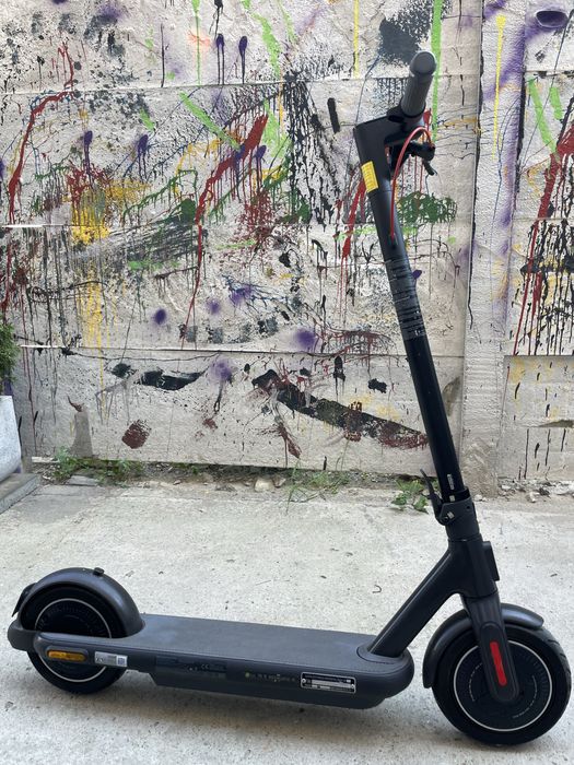 Vînd trotinetă ninebot