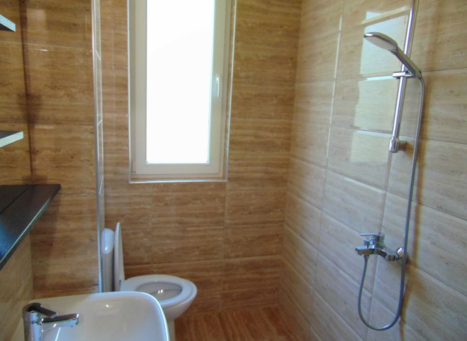 Дава се под наем Тристаен апартамент в Плевен, Широк център - 90 кв.м за 408 € - Снимка #9