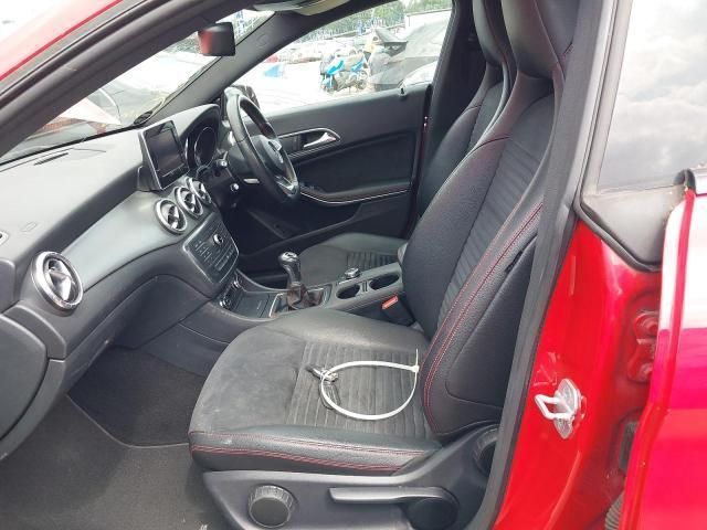 Dezmembrez Mercedes-Benz CLA-Class C117 [2013 - 2016] Sedan 4-usi CLA