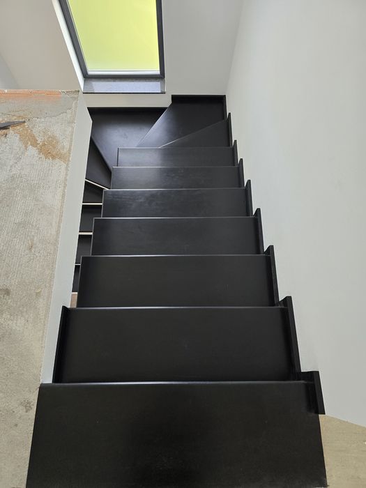 Scări Din Lemn Masiv