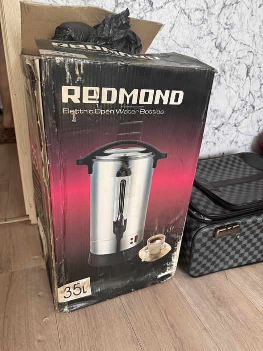 Продам термопот новый