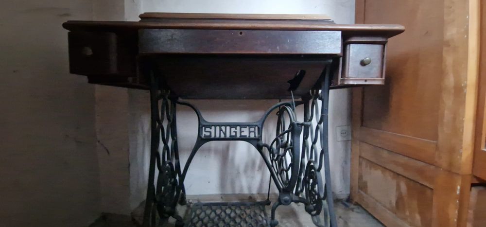 Masina de cusut Singer