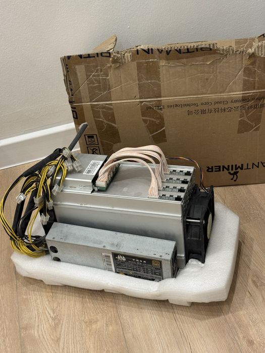 Antminer L3+ продам
