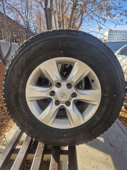 Продам шины Pirelli  на дисках 265-65r17