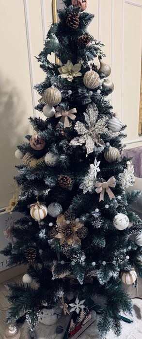 Brad Artificial de Craciun Imperial cu conuri naturale