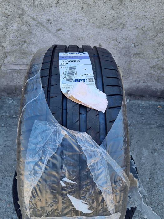 225/45 R19 • Vara • Michelin Pilot Sport 4 ZP  96W | 1 buc | DOT 2024 | Pret/buc
